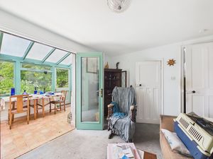 Lounge- click for photo gallery